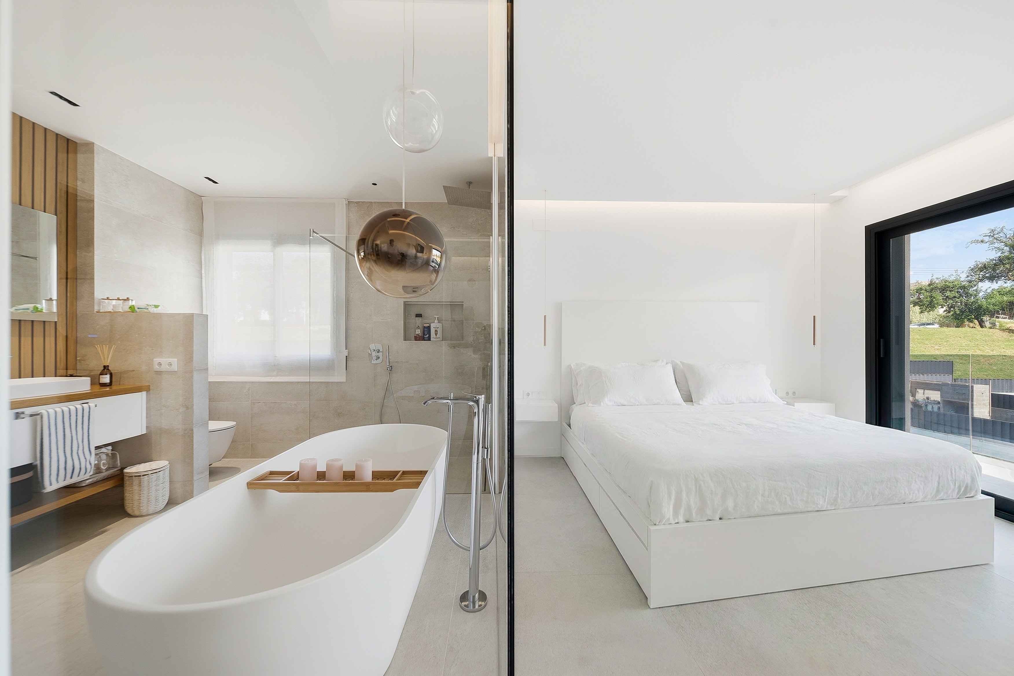 Suite dormitorio baño bañera exenta